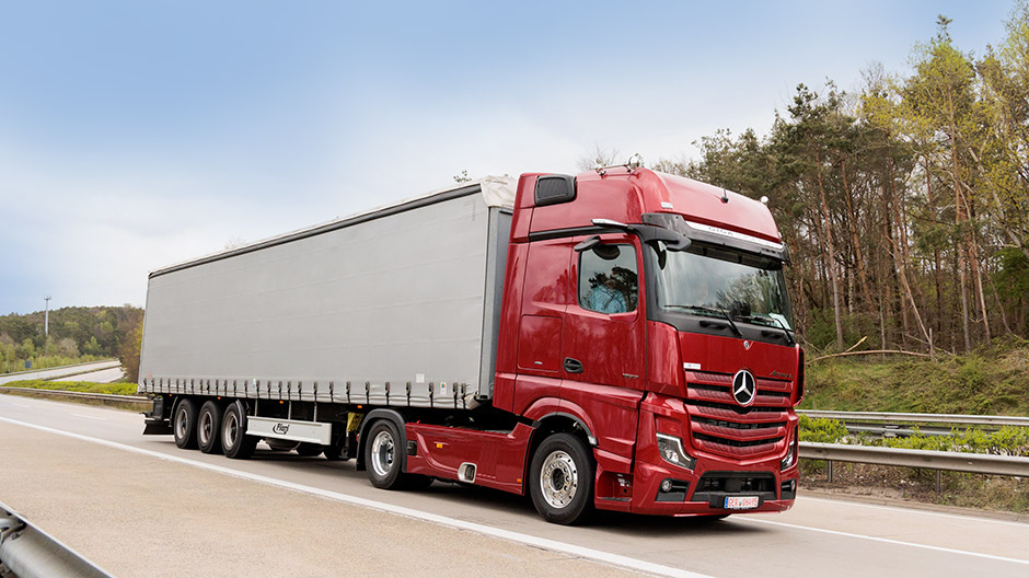 and Actros L 1845 provide a direct comparison.