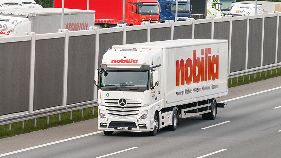 Für Nobilia fahren Karl-Heinz und Werner durch ganz Europa.