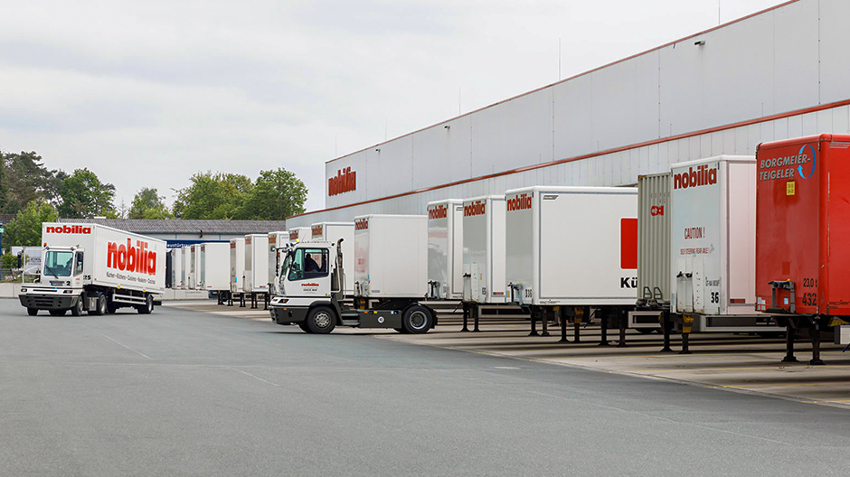 Snillrik logistik: Endast det som genom körschemat finns planerat för lastbilarna produceras i fabriken.