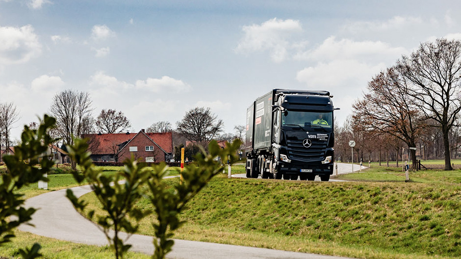 Verstärkung für die Flotte: Die Verkehrsakademie Münsterland (VAM) setzt den neuen Actros seit Anfang 2020 als Ausbildungsfahrzeug ein.