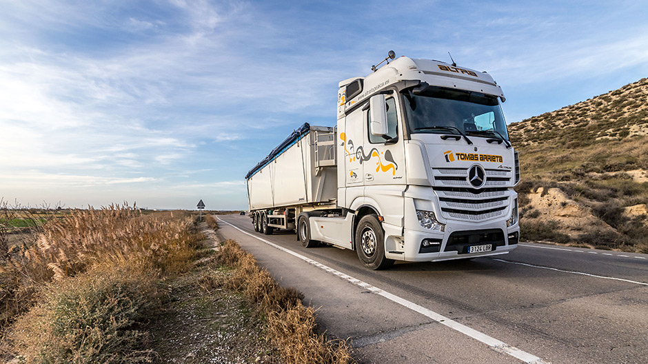 Dálková doprava: Jedna z hlavních tras kamionů firmy Altra Logística vede z Teruelu do Paříže. Pro Actros 1848 to znamená vzdálenost dvakrát 1300 kilometrů.