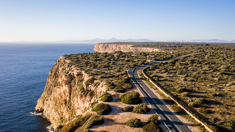 Cáchy – Mallorca, Mallorca – Cáchy: Automobily, stavební materiál, pivo, nábytek, motocykly, pomeranče – Mallorca Logispeed přepravuje náklad již oběma směry.
