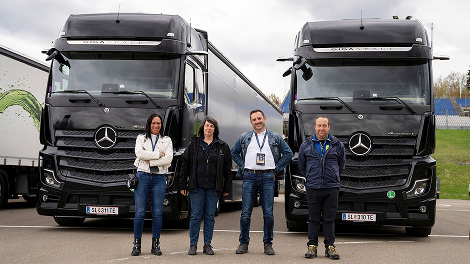 Margit Reiter (de la stânga la dreapta), Manuela Ender, Ewald Gütl și Manfred Thalhammer au participat la acțiunea de tragere la sorți Roadstars și au avut succes: Cei patru au participat la Innovation Day pe Red Bull Ring.