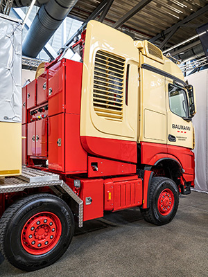 Un modèle unique : l'Arocs jusqu'à 250 tonnes de la société Viktor Baumann  GmbH - RoadStars