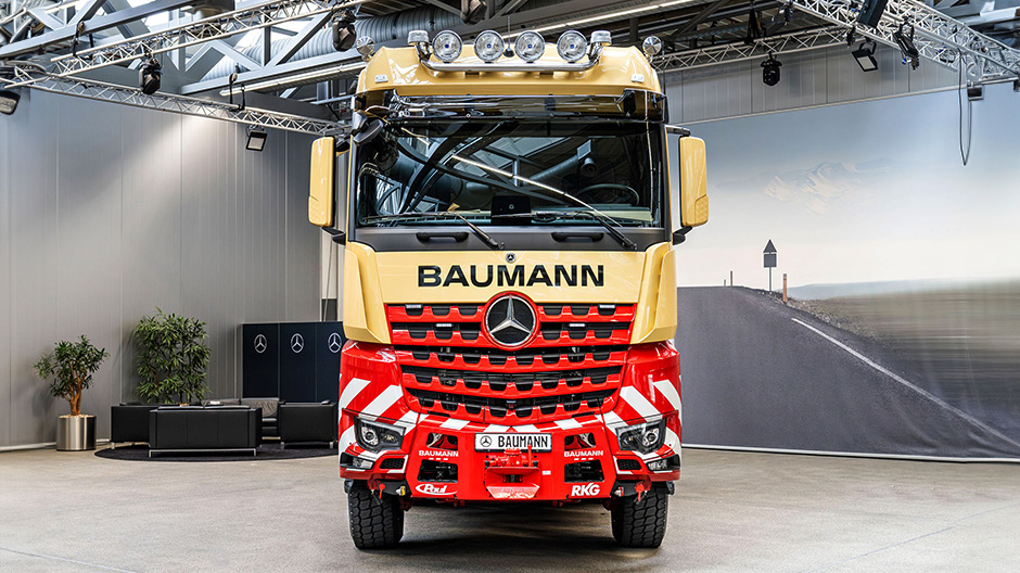 Un modèle unique : l'Arocs jusqu'à 250 tonnes de la société Viktor Baumann  GmbH - RoadStars