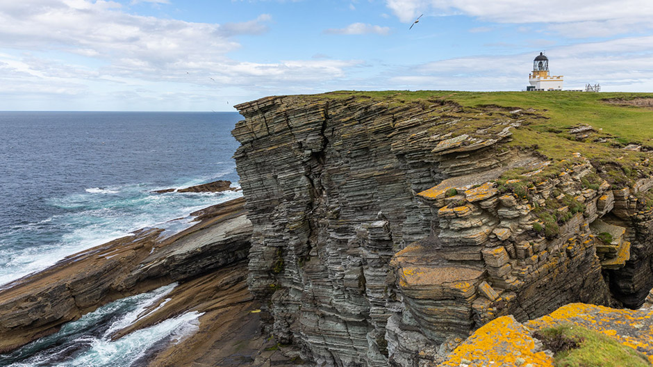 Cliffs and fowl, ancient sites and shipwrecks – impressions from the Orkney Islands.