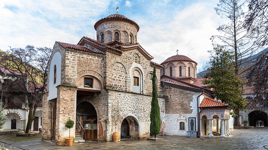 More than just an emergency solution: in Bulgaria, which originally hadn’t been on the itinerary, the Kammermanns discovered splendid monasteries and lonely beaches.