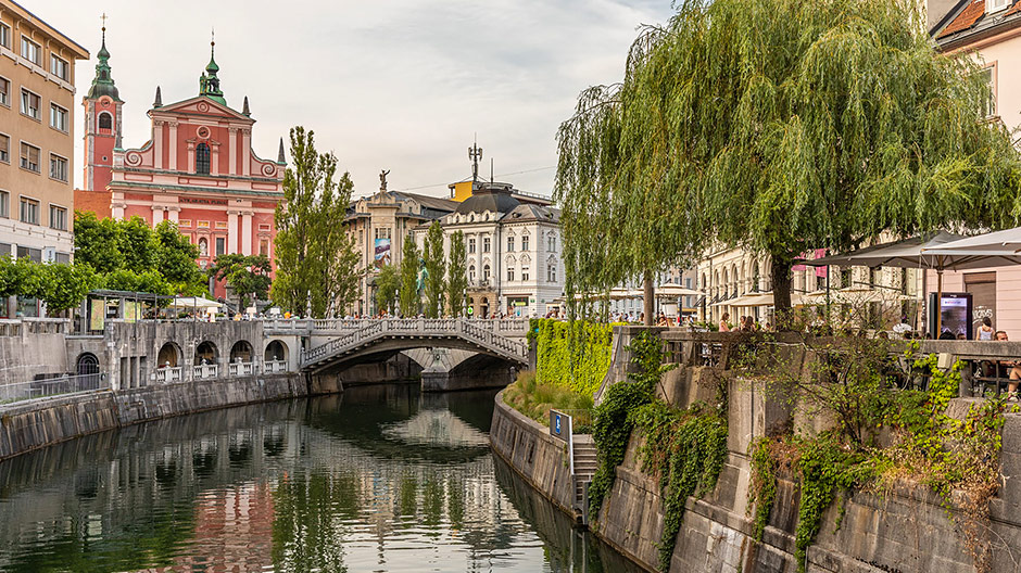 Small detour: the Slovenian capital of Ljubljana shows its great charm. In Hungary, pleasant wide open spaces and relaxed people await the Kammermanns.