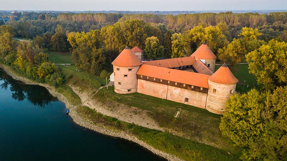 From the triangular-shaped Sisak Fortress …