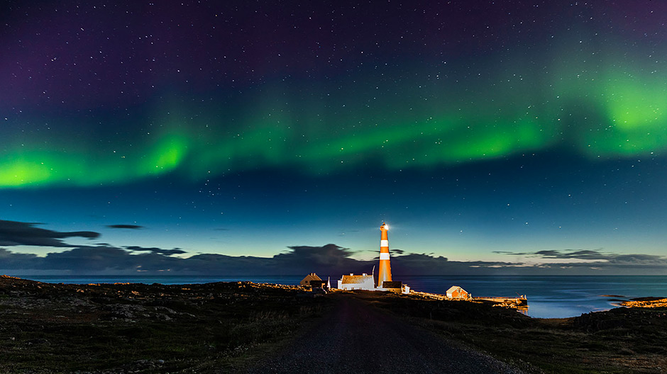 Northern lights over the lighthouse: built at the beginning of the 20th century, Slettness fyr was destroyed in the Second World War and subsequently rebuilt.
