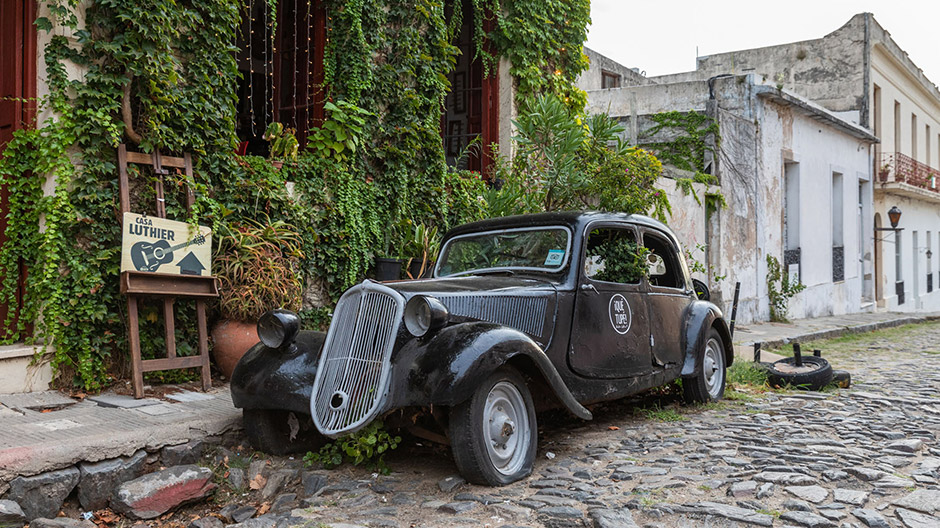 Vehicle check outside Montevideo – and colonial charm in Colonia del Sacramento.