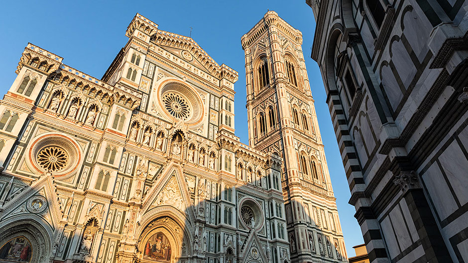Firenze on lumoava kaupunki niin lintuperspektiivistä kuin yksityiskohdiltaankin.