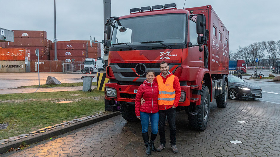Ready for new adventures – the Kammermanns and their Axor at the Port of Hamburg.