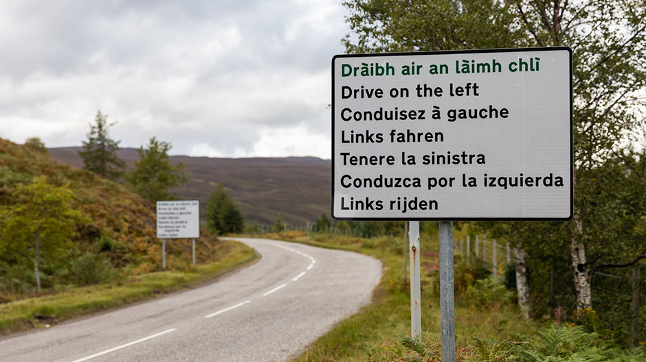 Desde el punto más al norte del territorio continental escocés en dirección al sur, tanto dentro como fuera de los caminos tradicionales.