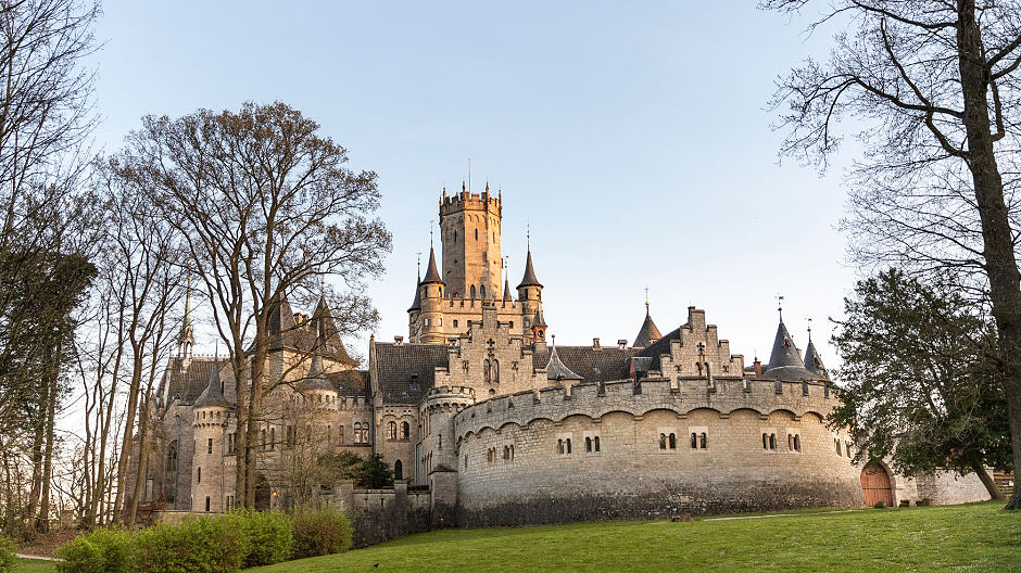 Time for the restart! In Lower Saxony and in other German regions, the Kammermanns were able to relax and view places like Schloss Marienburg. Soon they'll be doing far greater mileage.
