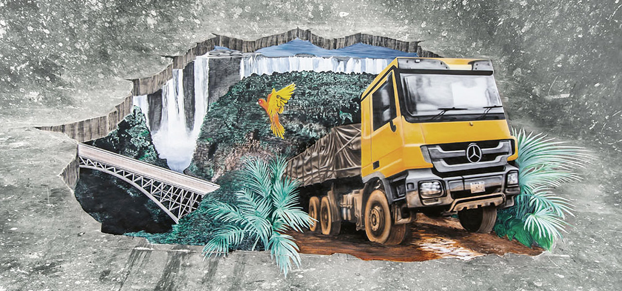 Art: Frederike Fredda Wouters paints an Actros at the Victoria Falls - RoadStars