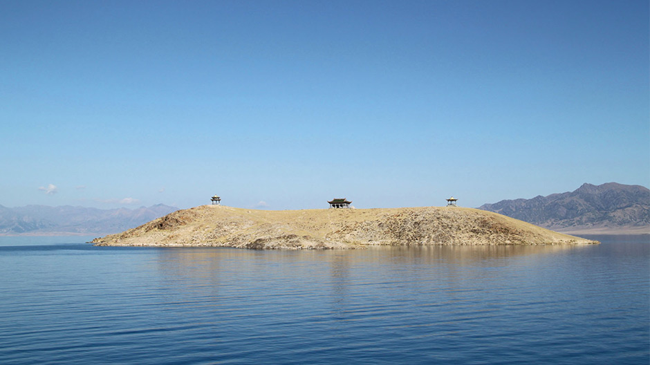 Et højdepunkt på turen: Sayram-søen i 2000 meters højde. Uighurerne bor her i jurter.
