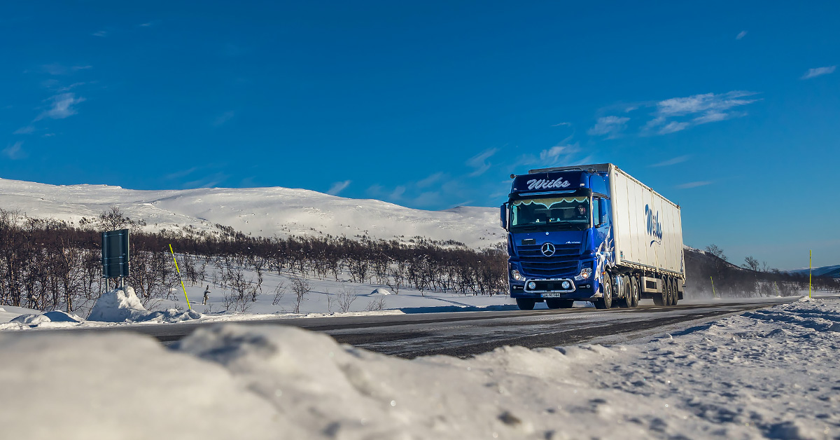 Why trucker Emma enjoys driving long distance with her Actros