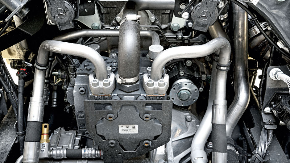 Volle Zugkraft. Andere Produkte am Markt sind am Getriebe angebracht. Nicht so bei HAD: Durch die Lage der Hochdruckpumpe am Nebenantrieb des Motors steht auch beim Schalten die volle Zugkraft zur Verfügung.