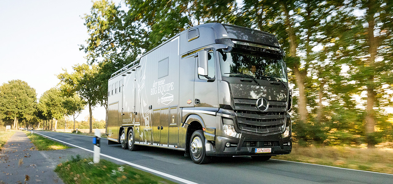 Siła Koni Mechanicznych: Ciężarówki Do Transportu Koni, Należące Do Firmy Böckmann, Cieszą Się Wielką Popularnością Wśród Fanów Jeździectwa - Roadstars