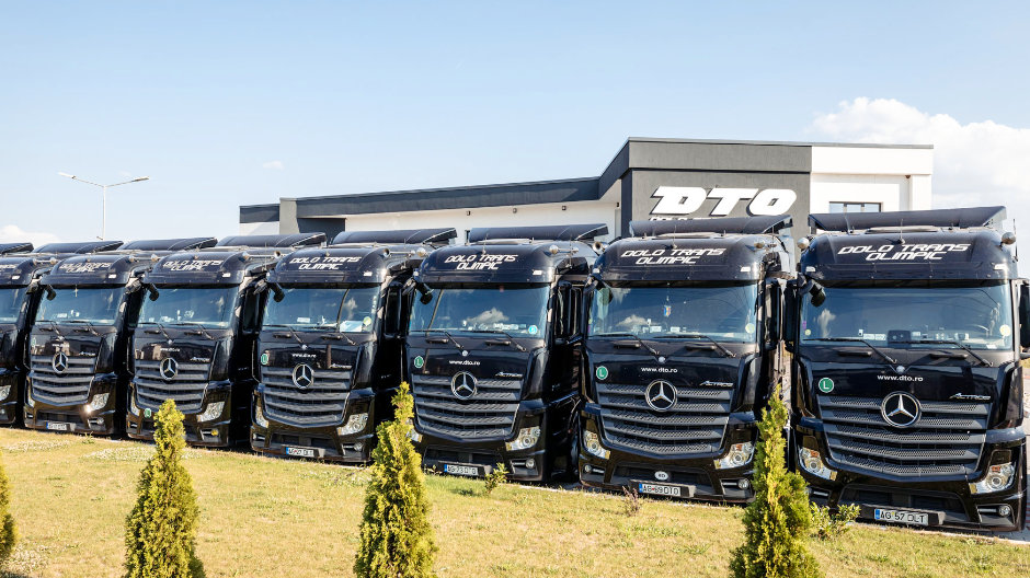 Firma Dolo Trans Olimp má cestách 390 moderních nákladních automobilů. Dalších 100 nových Actrosů má doplnit vozový park v tomto roce.