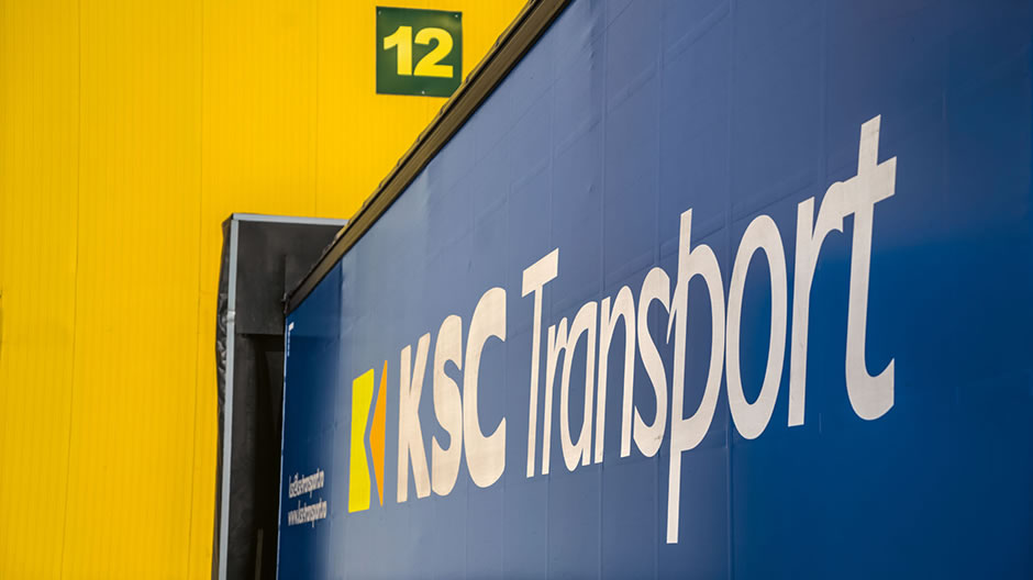 Full fart framåt. 2016 omsatte KSC Transport drygt 9 miljoner euro. Året innan låg siffran på 6,7 miljoner euro.