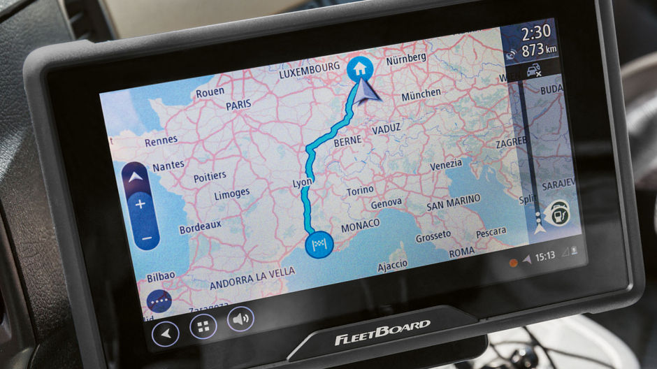 Guided. Right across Europe, on the best route – the truck-specific navigation uses Live-Traffic Information.