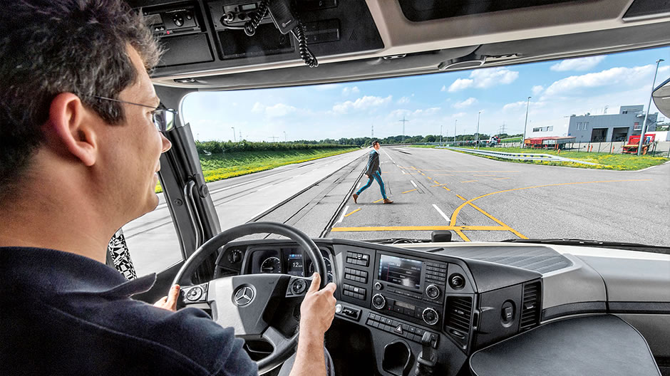 Improved radar technology. Active Brake Assist 4 is an enhancement on the predecessor system and can warn the driver if pedestrians are moving in the radar detection area in front of the cab.