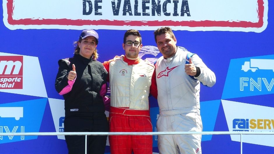 En Valencia, Manu Álvarez consiguió subirse al podio junto a Jennifer Janiec y Pedro Marco.