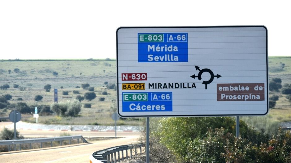 La Autovía Ruta de la Plata tiene una longitud de 809 kilómetros. 