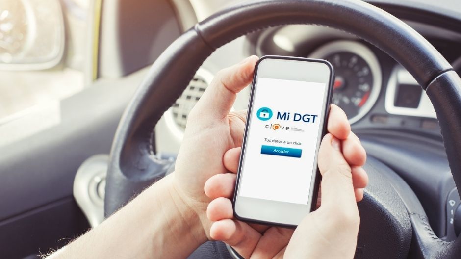 A través de la aplicación miDGT los conductores tienen acceso a todos los datos de sus permisos de conducir.