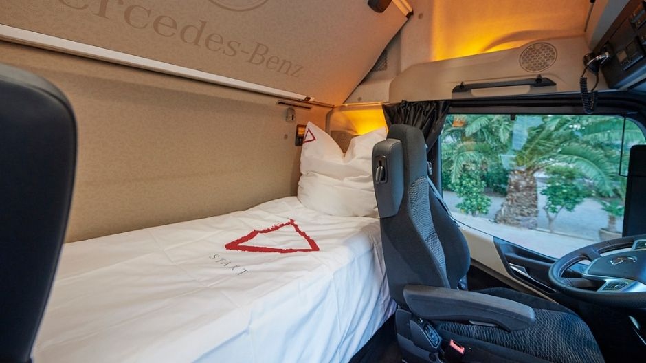Las cabinas de Mercedes-Benz Trucks facilitan el descanso y el confort de los conductores.