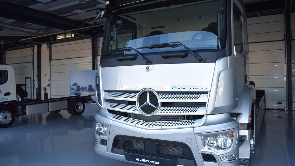 Los clientes de Mercedes-Benz que asistieron al Jarama pudieron ver en directo al nuevo pesado eléctrico eActros.