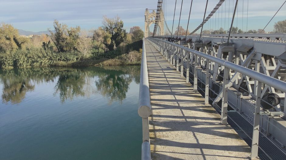 Los 134 metros de luz del Puente de Amposta marcaron un récord a nivel nacional durante muchos años.