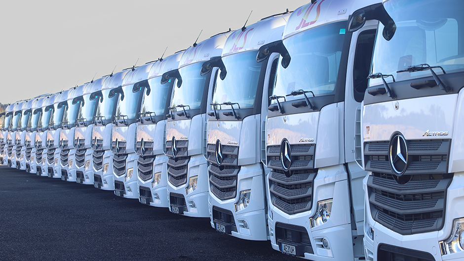 Fiável, seguro e sustentável.
Para a JLS-Transportes Internacionais, SA estas são as três palavras que definem os camiões Mercedes-Benz.